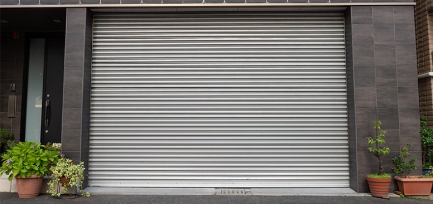 Roller shutter installation